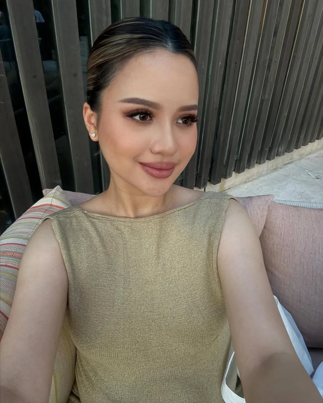 Potret Baby Bump Anggi Marito yang Tengah Hamil Anak Pertama (Credit: Instagram/anggimarito)