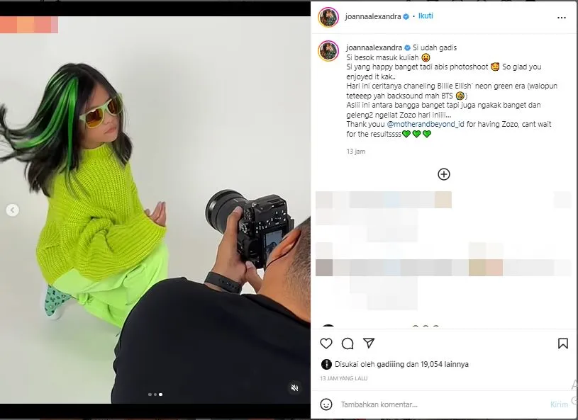 Mengibaskan Rambut