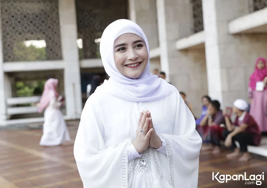 Prilly selalu tenang setelah baca Alquran © KapanLagi.com®/Agus Apriyanto