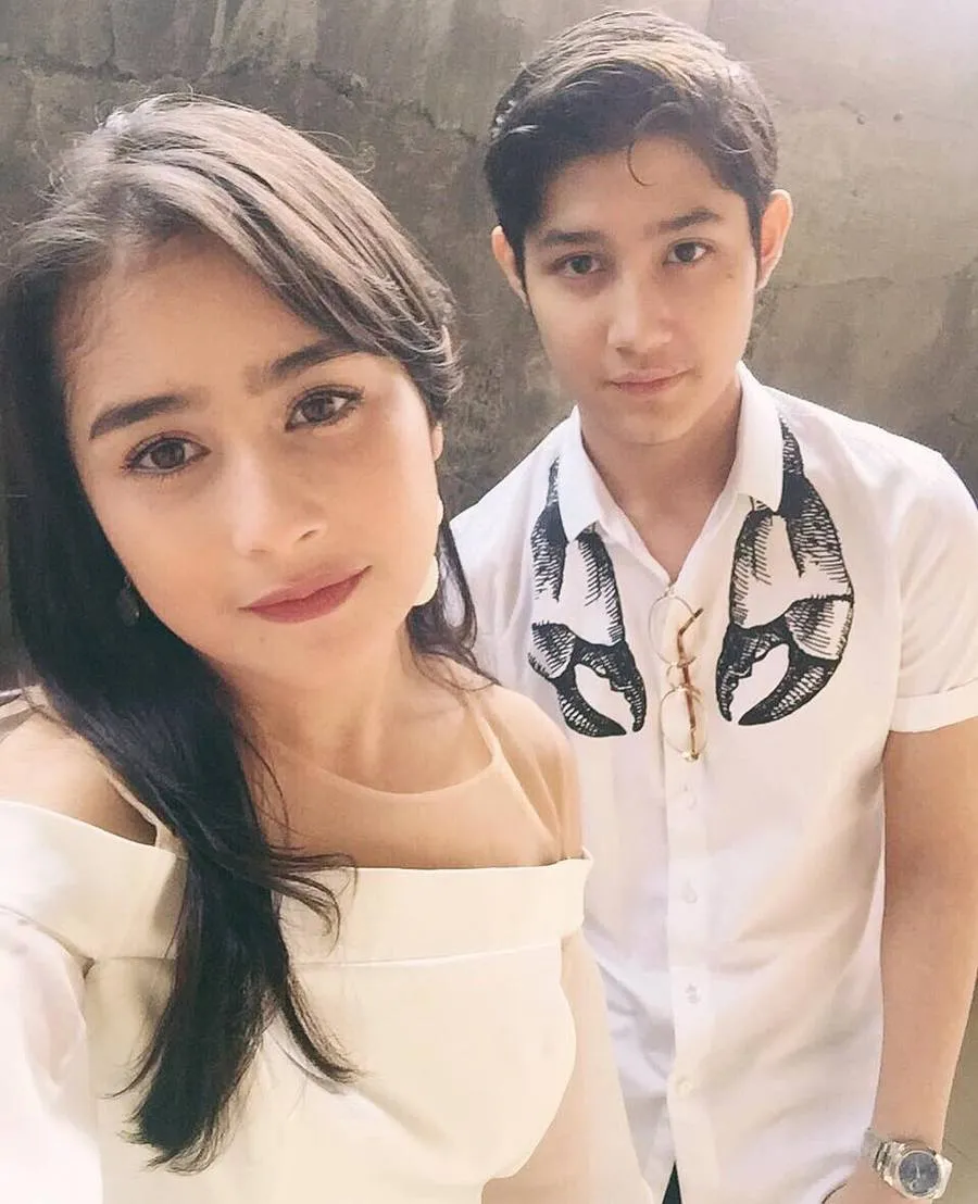 Prilly merasa sangat kehilangan karena Rassya kuliah di London/©instagram.com/prillylatuconsina96
