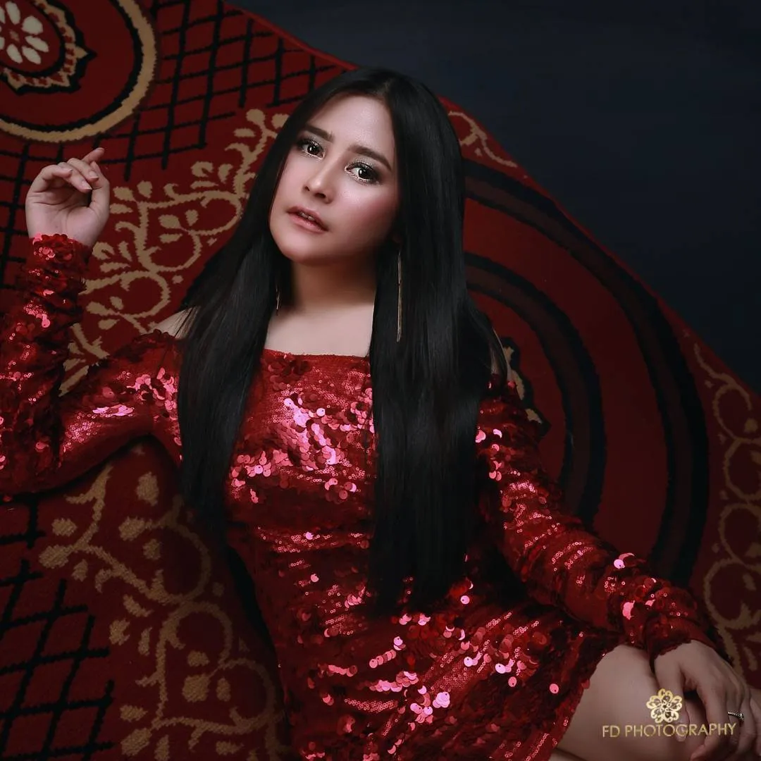 Prilly Latuconsina merupakan salah satu bintang muda tanah air yang begitu populer. Credit: via instagram.com/fdphotography90