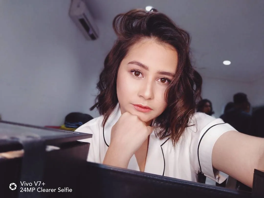 Dengan rambut barunya ini, Prilly makin terlihat cantik dan fresh! Credit: via instagram.com/prillylatuconsina96