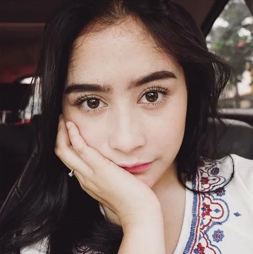 Prilly Latuconsina merupakan salah satu artis dengan segudang talenta. /©instagram.com/prillylatuconsina96