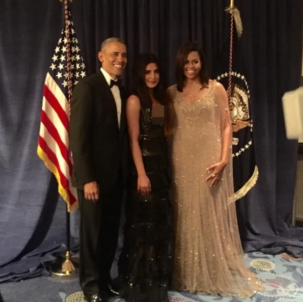 Priyanka pamer cleavage di depan Obama dan Michelle ©instagram/priyankachopra