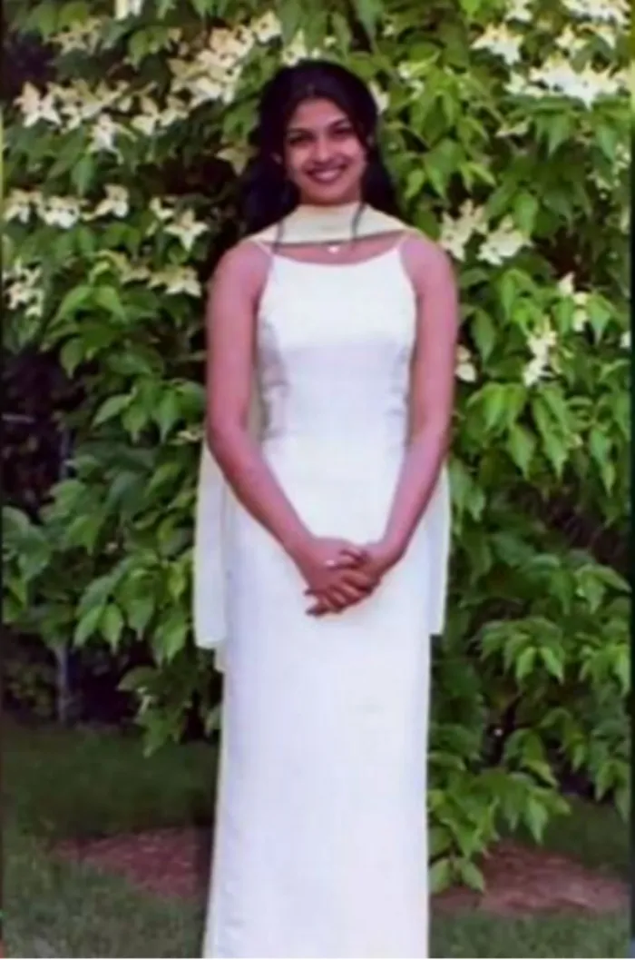 Foto jadul Priyanka, cantik? © Youtube/Debarati Sen 