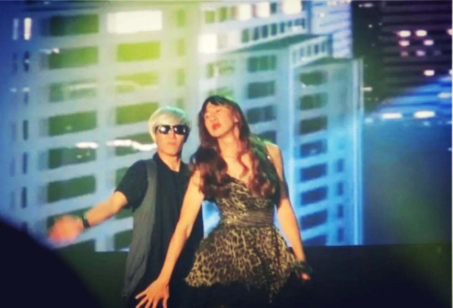 Lee Kwang Soo berdandan ala Hyuna. ©foto: @nadiamllt