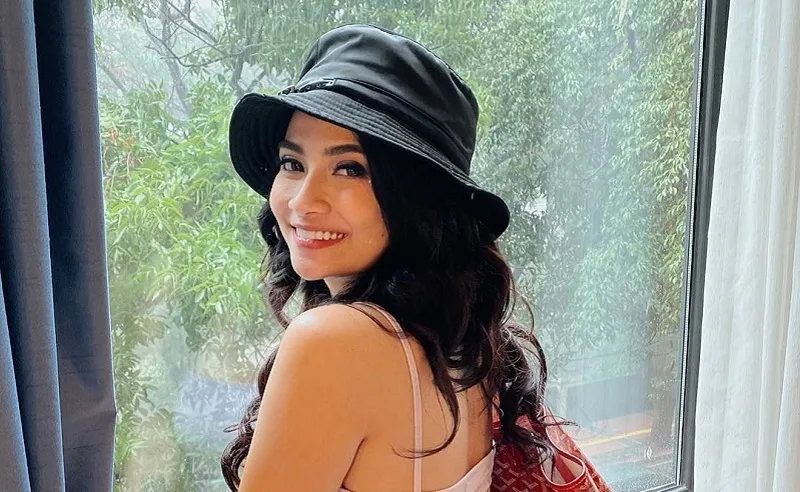 Instagram @vanessangel