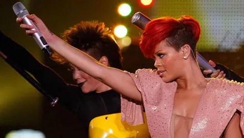 fashionbombdaily.com