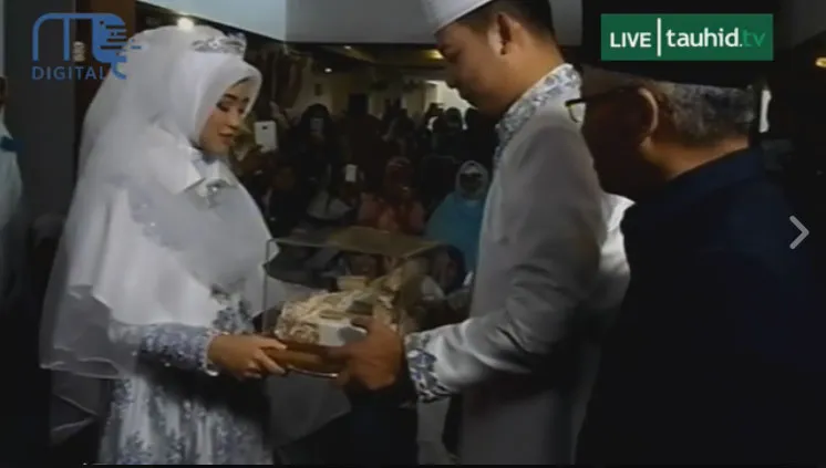 Proses akad nikah putri ketiga Aa Gym. ©Facebook/KH. Abdullah Gymnastiar