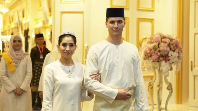 Tunku Tun Aminah, Putri Johor yang menikah dengan cara yang sangat sederhana © World Of Buzz