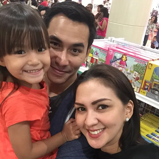 Quinesha Putri Darius dan Donna, girly dan sporty. ©instagram Darius