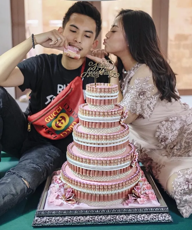 Kue ulang tahun anniversary ala Rachel dan Niko. © Instagram/rachelvennya