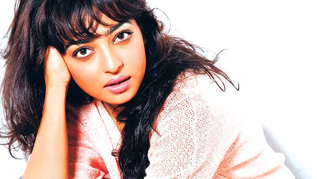 Radhika Apte sedang mengalami hal yang tak menyenangkan karena film pendek 'panas'nya bocor ke media sosial @hindustantimes.com
