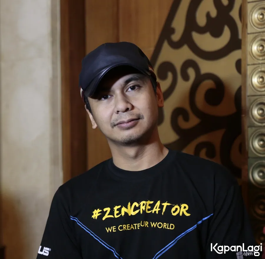 Radit tegaskan jika menjadi unik dan berbeda adalah kunci utamanya © KapanLagi.com®/Muhammad Akrom Sukarya