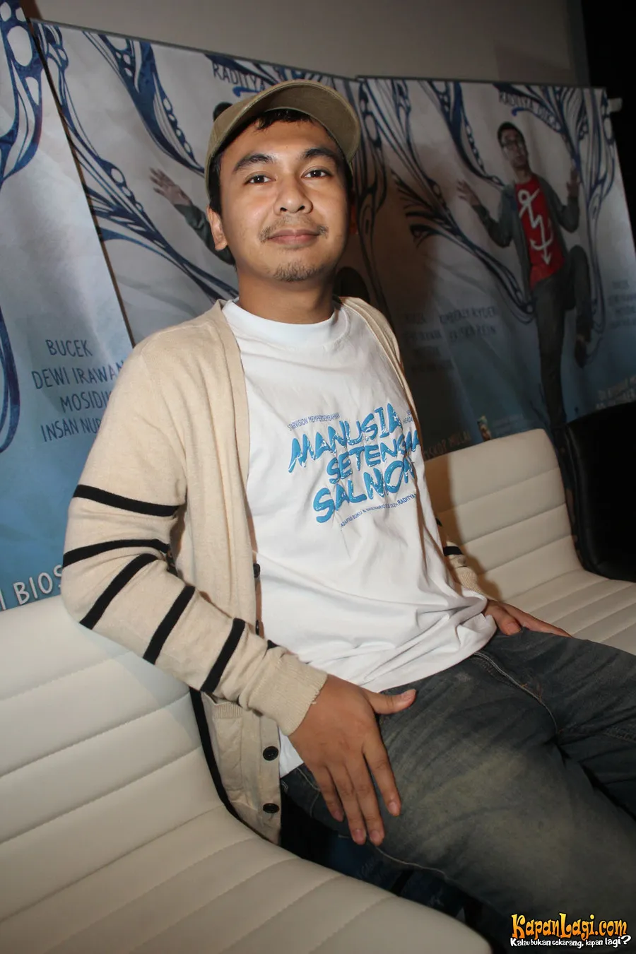 Raditya Dika dapat penghargaan dari Youtube. @KapanLagi.com