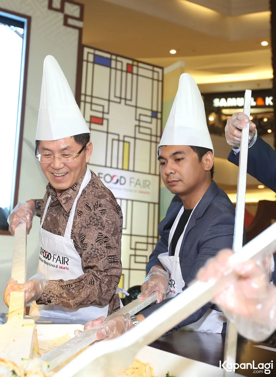 Radit paling suka makan Bibimpap ala Korea/©KapanLagi.com®/ Budy Santoso