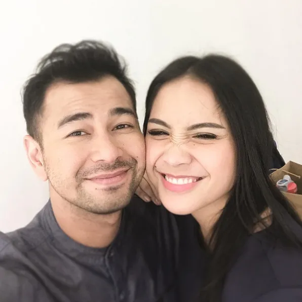 Meski kerap tertimpa isu dan gosip, pasangan Raffi Ahmad dan Nagita Slavina tetap mesra! /©instagram.com/raffinagita1717