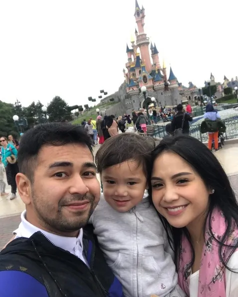 Manis dan harmonis, belum lama ini keluarga Raffi Ahmad sempat liburan ke Eropa! /©instagram.com/raffinagita1717