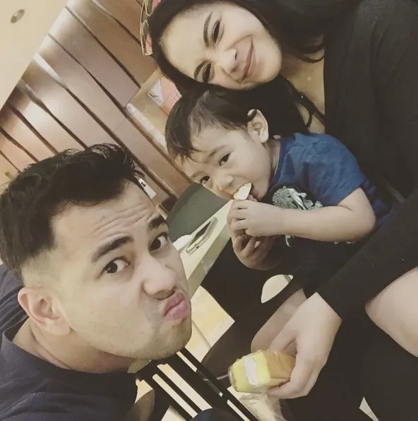 Kebahagiaan Raffi Ahmad dan Nagita Slavina semakin bertambah dengan hadirnya Rafathar. /©instagram.com/raffinagita1717