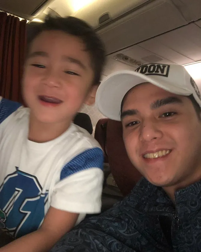 Al saat foto bareng Rafathar (credit: instagram.com/alghazali7)