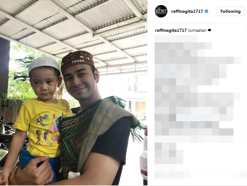 Rafathar ikut Raffi salat Jumat ©instagram/raffinagita1717