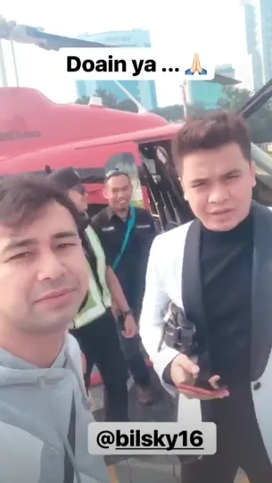 Wajah Billy ketika akan berangkat, sudah tegang ©instagram/raffinagita1717