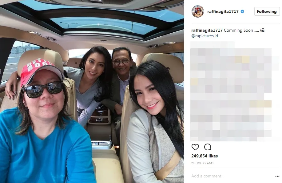 Nagita Slavina santai semobil dengan Tyas, mantan Raffi Ahmad ©instagram/raffinagita1717