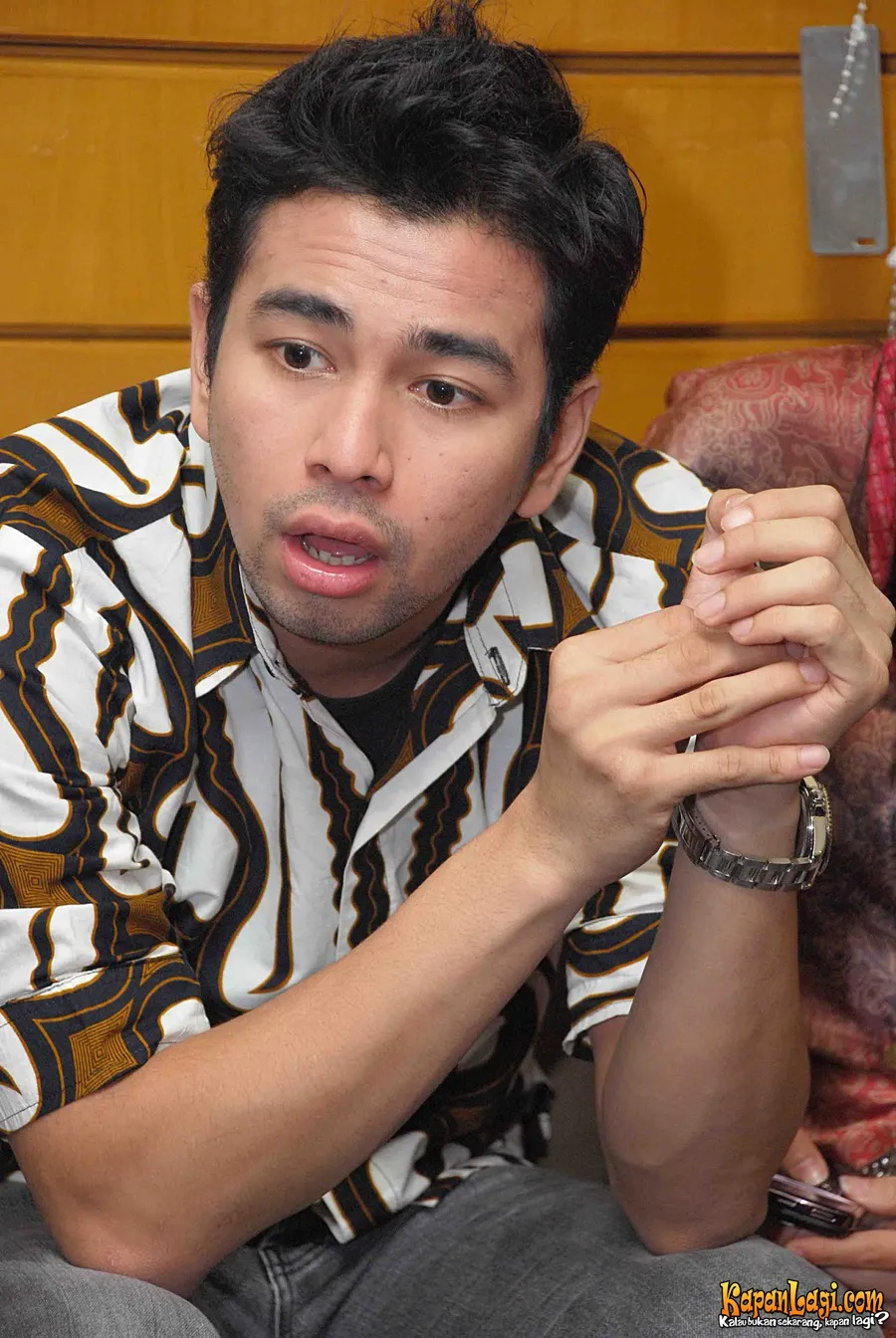 Raffi Ahmad tidak bisa menghadiri sidang karena sedang menjalani rehabilitasi.