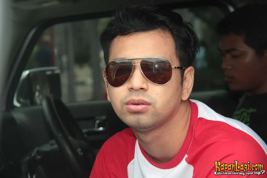 Wanda Hamidah mengungkap Raffi Ahmad menyesal setelah terjadi penggerebekan di rumahnya.