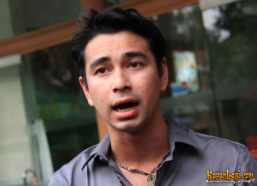 Raffi Ahmad resmi menunjuk Hotma Sitompul sebagai pengacara