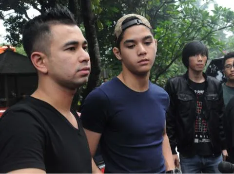 Raffi dan Al, siapa menurutmu lebih ganteng? foto: Mathias Purwanto/KapanLagi.com®