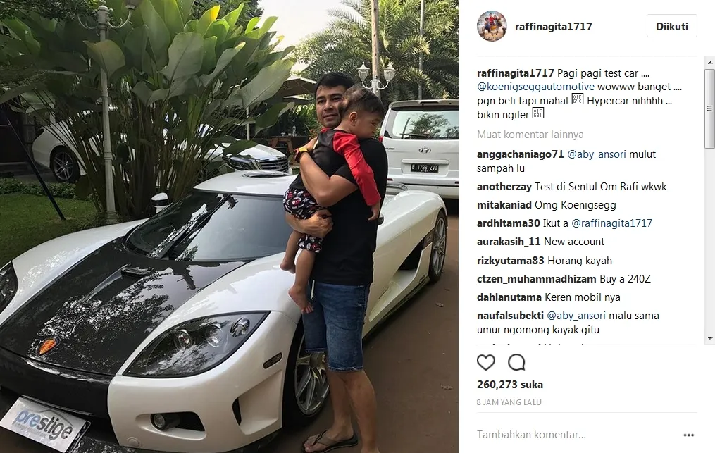 Mobil mewah hitam putih ini bukanlah milik Raffi Ahmad @ Instagram.com/raffinagita1717