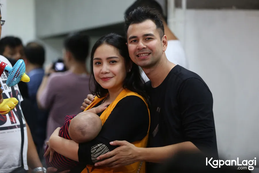 Raffi Ahmad berniat mengajak keluarganya berlibur pada bulan Februari 2015. ©KapanLagi.com/Budy Santoso