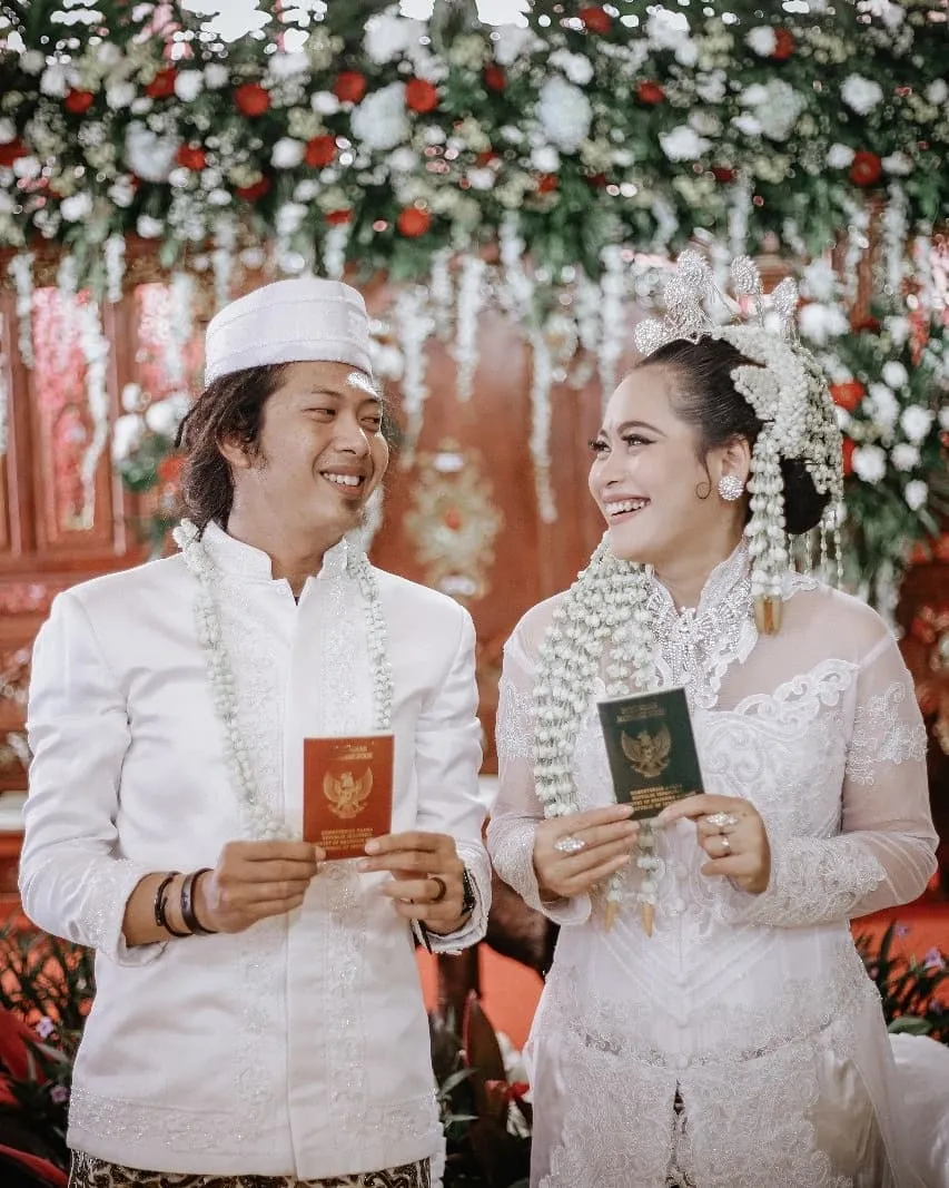 Happy wedding, Rafi dan Fitri! © instagram.com/rafi_gimbal