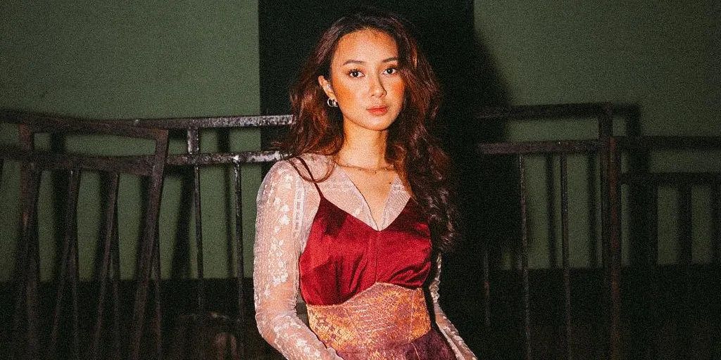 Rahmania Astrini - Ground Zero