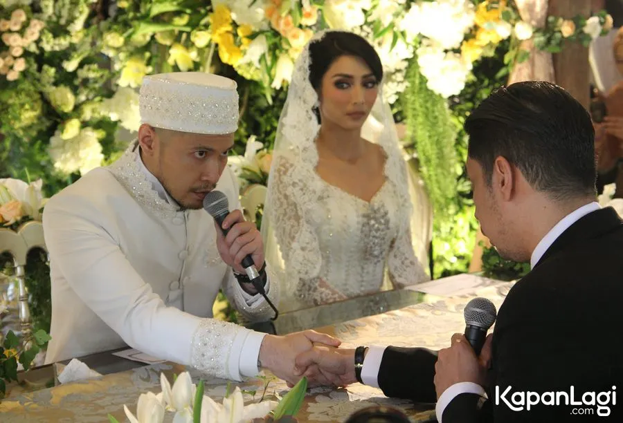 Raiden berhasil jawab ijab dengan tenang dan dalam satu napas © KapanLagi.com®/Agus Apriyanto