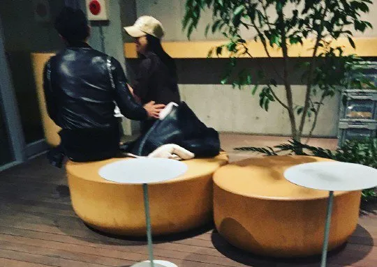 Rain dan Kim Tae Hee liburan ke Jepang. © allkpop.com