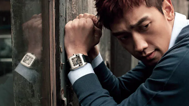 Rain menunda untuk bertemu fans pasca keluar dari militer. ©soompi.com