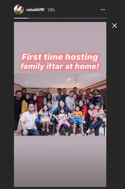 Raisa saat buka bersama keluarga di rumah, dapat pelukan manis dari Hamish Daud. © Instagram.com/raisa6690