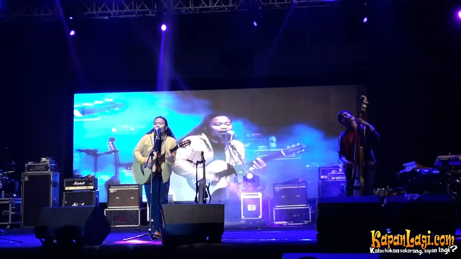 Penampilan Payung Teduh yang penuh emosi, syahdu, dan pecah! ©KapanLagi.com®/Cinthya Septavy