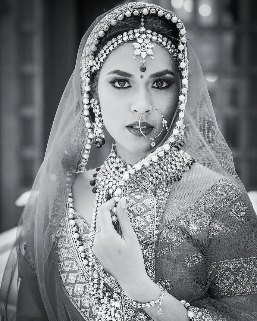 Detail aksesori yang dikenakan Raisa / Credit: @hamishdw