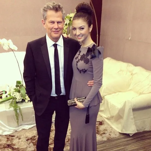 Sempat foto bareng ayah tiri Bella Hadid 2012 silam © instagram.com/ralineshah