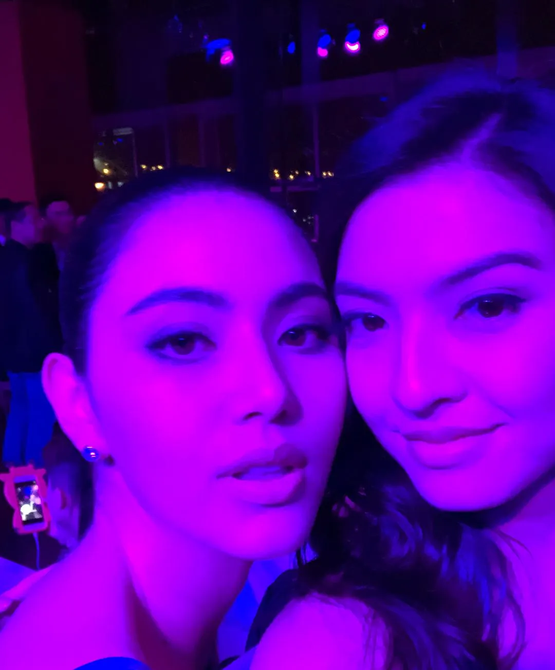 Selfie bareng artis cantik Thailand, Davika Hoorne © instagram.com/ralineshah