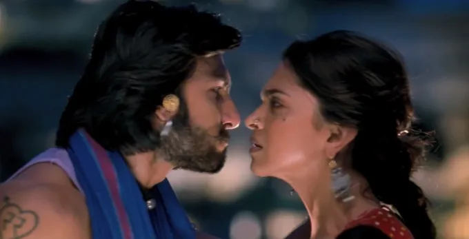 Adegan mesra Deepika dan Ranveer @oneindia.in