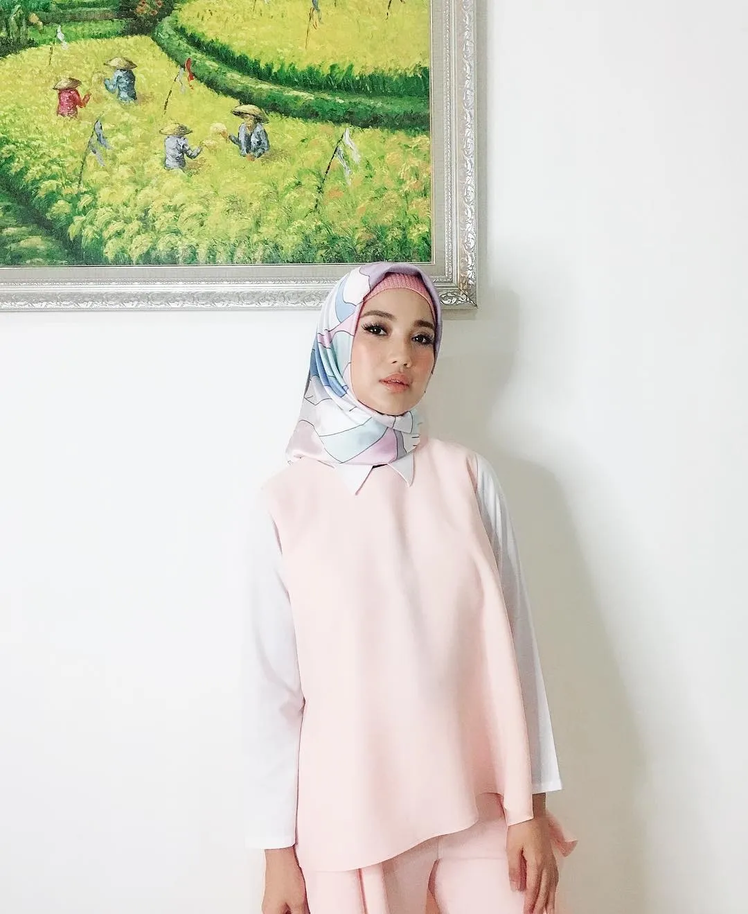 Chacha cantik dengan hijabnya © instagram.com/chafrederica