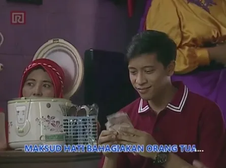 Kepala ibu di dalam magic jar ini adalah ide spontan Dimas ©instagram/dimas.djay