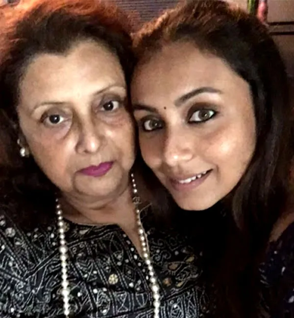 Rani dan ibunda, mereka merayakan Hari Ibu bersama-sama ©bollywoodlife