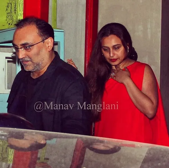 Aditya akhirnya muncul bareng Rani ©instagram/manav.manglani