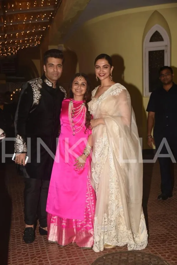 Rani menggelar pesta Diwali di rumahnya. Deepika dan Karan menjadi tamu istimewa ©pinkvilla