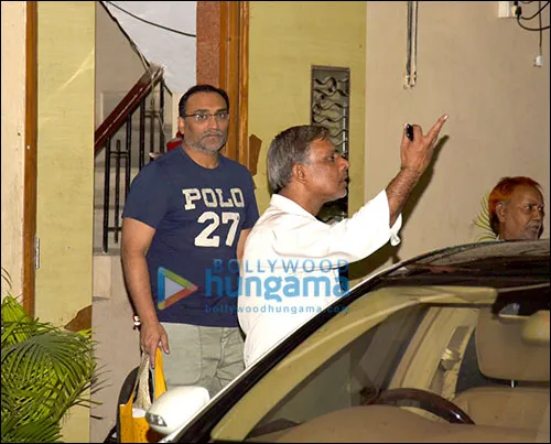 Aditya Chopra menemani Rani Mukherjee ke dokter. ©Bollywoodhungama